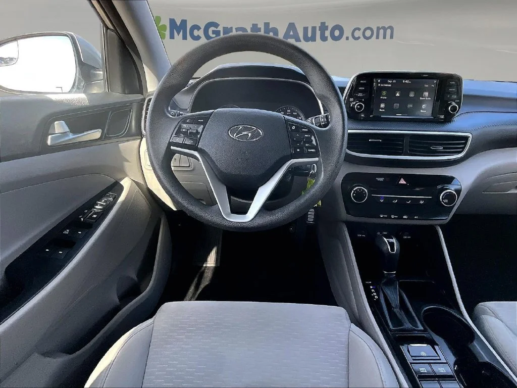 Used 2020 Silver Hyundai SE image 10