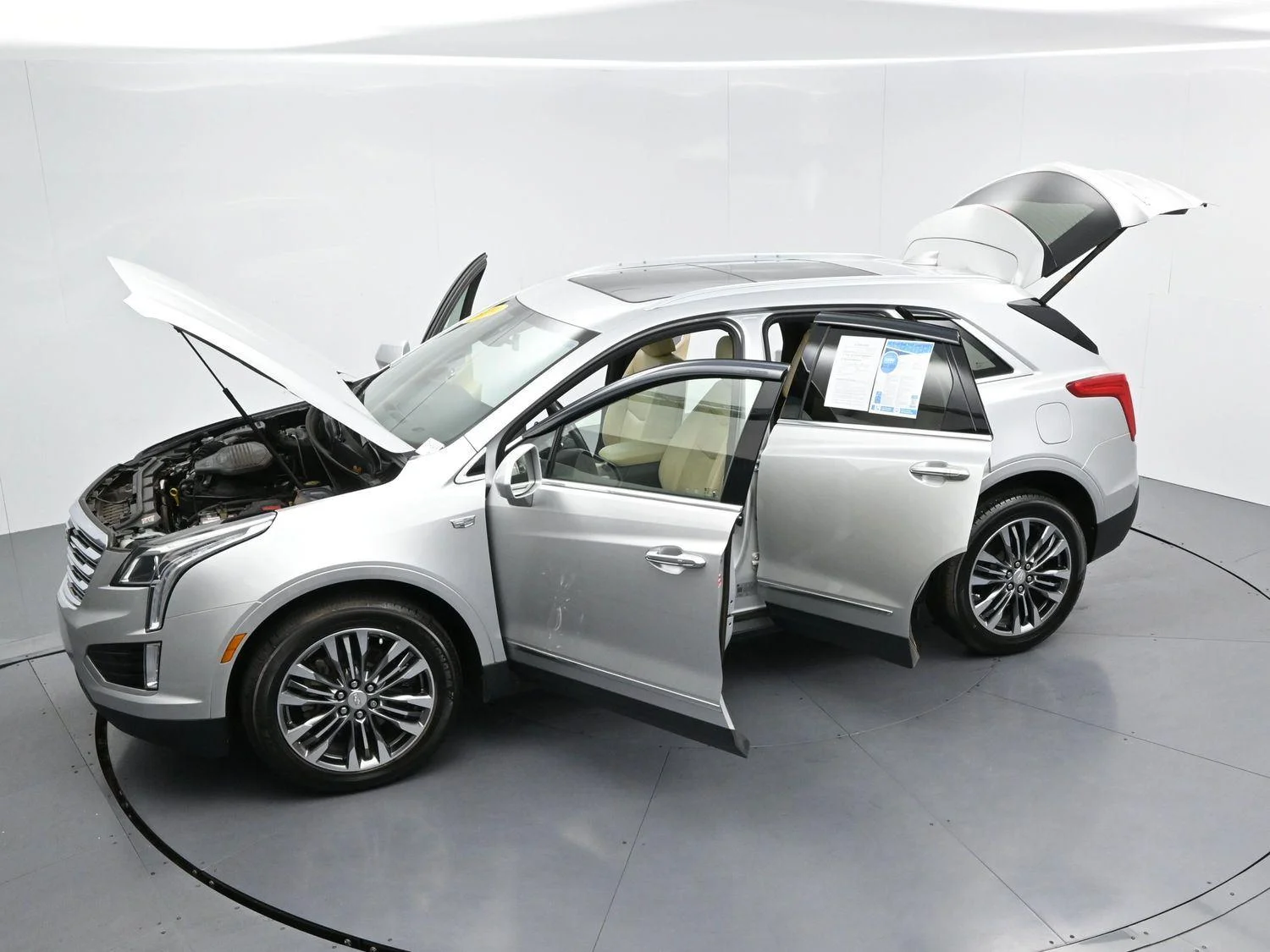 Used 2019 RADIANT SILVER METALLIC Cadillac Luxury FWD image 44
