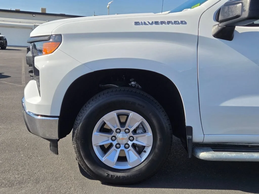 Used 2025 Summit White Chevrolet WT image 8