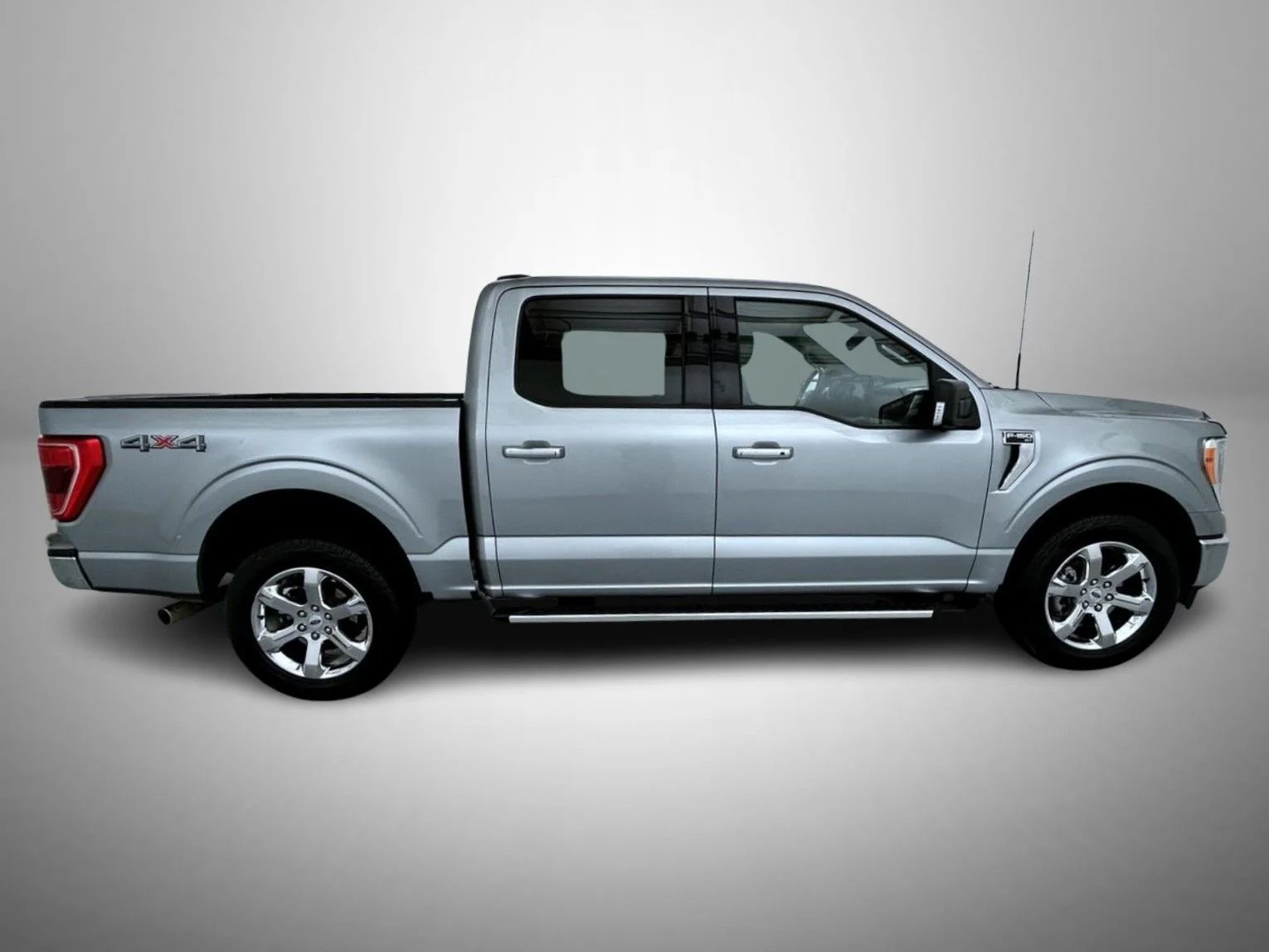 Used 2023 Silver Ford XLT image 4