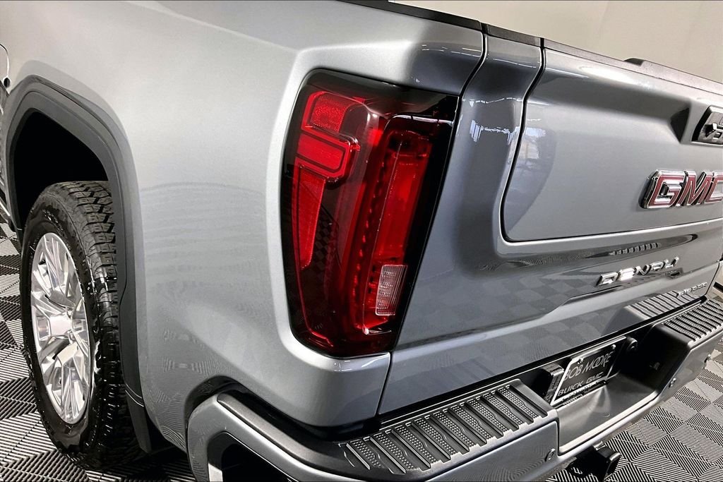 Used 2025 Silver GMC Denali image 23