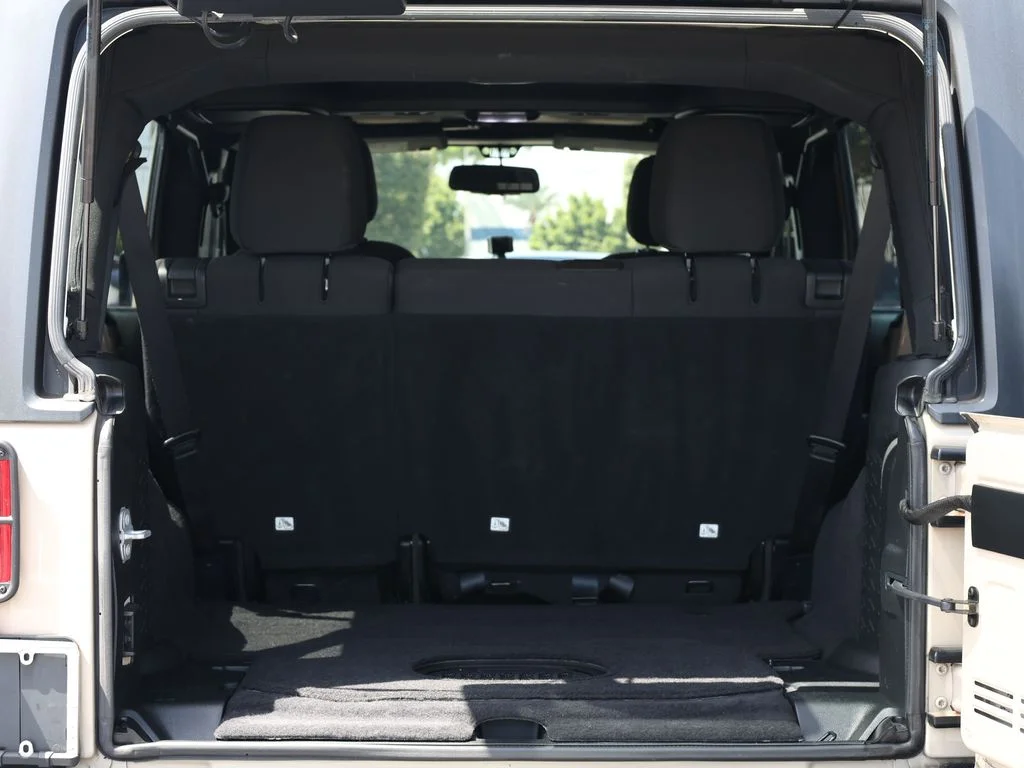 Used 2016 Beige Jeep Unlimited Sport image 8
