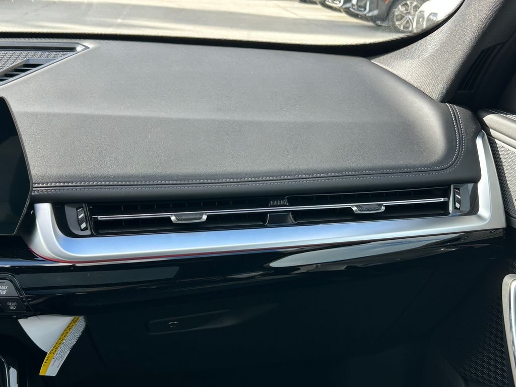 New 2026 Cape York Green Metallic BMW xDrive28i image 26