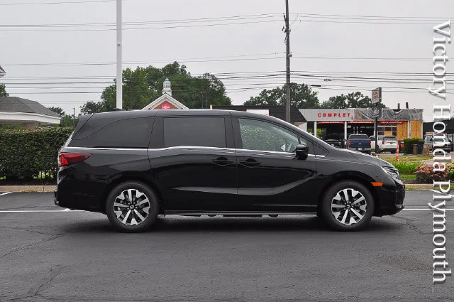 New 2026 Crystal Black Pearl Honda EX-L image 2