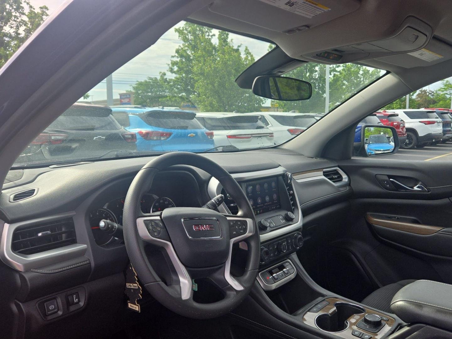 Used 2023 Ultra Blue Metallic GMC SLE image 2