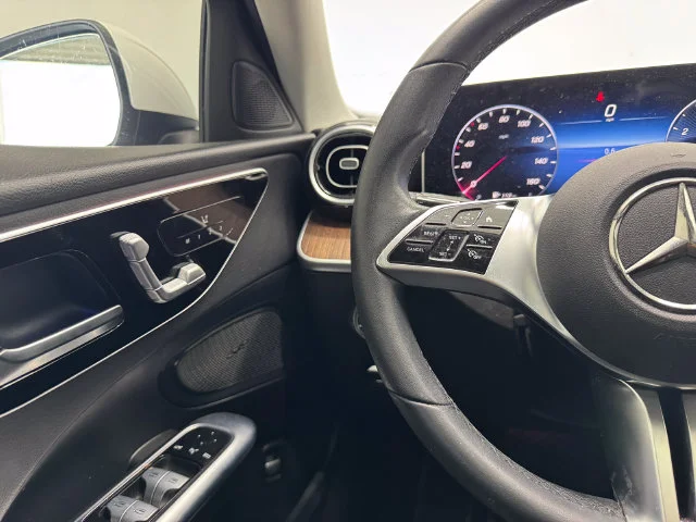 Used 2022 White Mercedes-Benz C 300 image 23