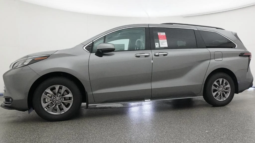 New 2026 Heavy Metal Toyota XLE image 4