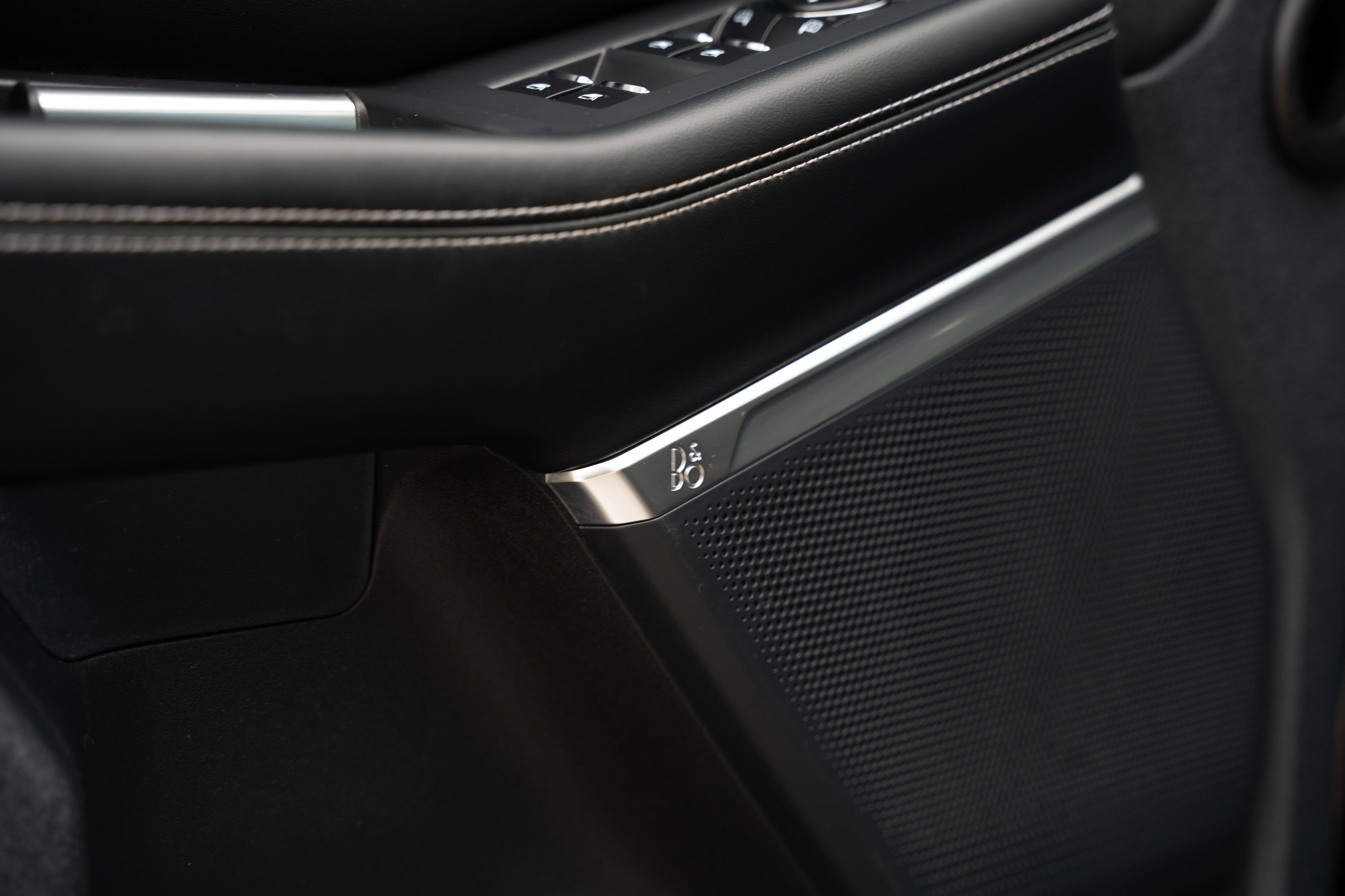Used 2025 Agate Black Metallic Ford Platinum image 18
