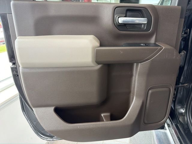 Used 2023 Black Chevrolet  image 15