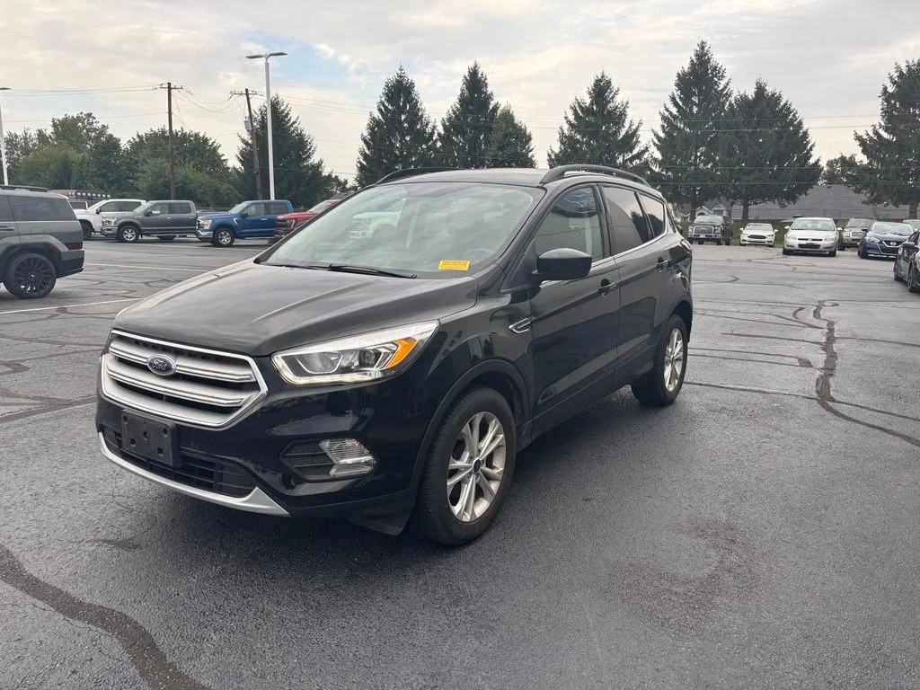 Used 2018 Black Ford SEL image 9