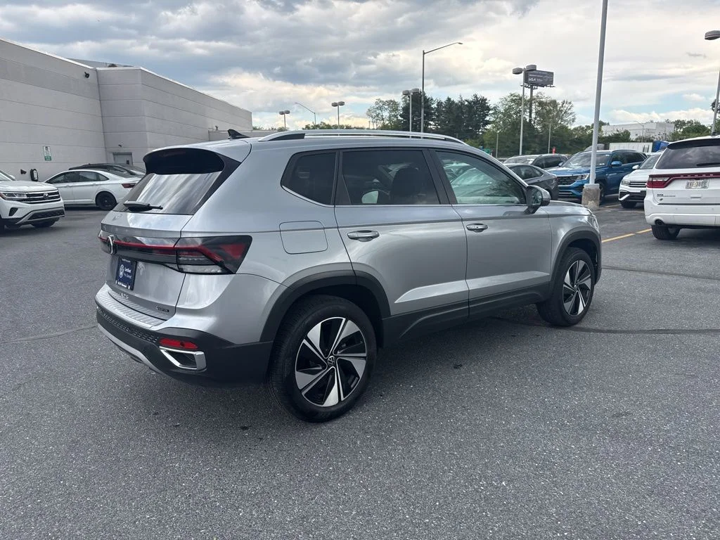 2025 Volkswagen Taos SE - Photo 23
