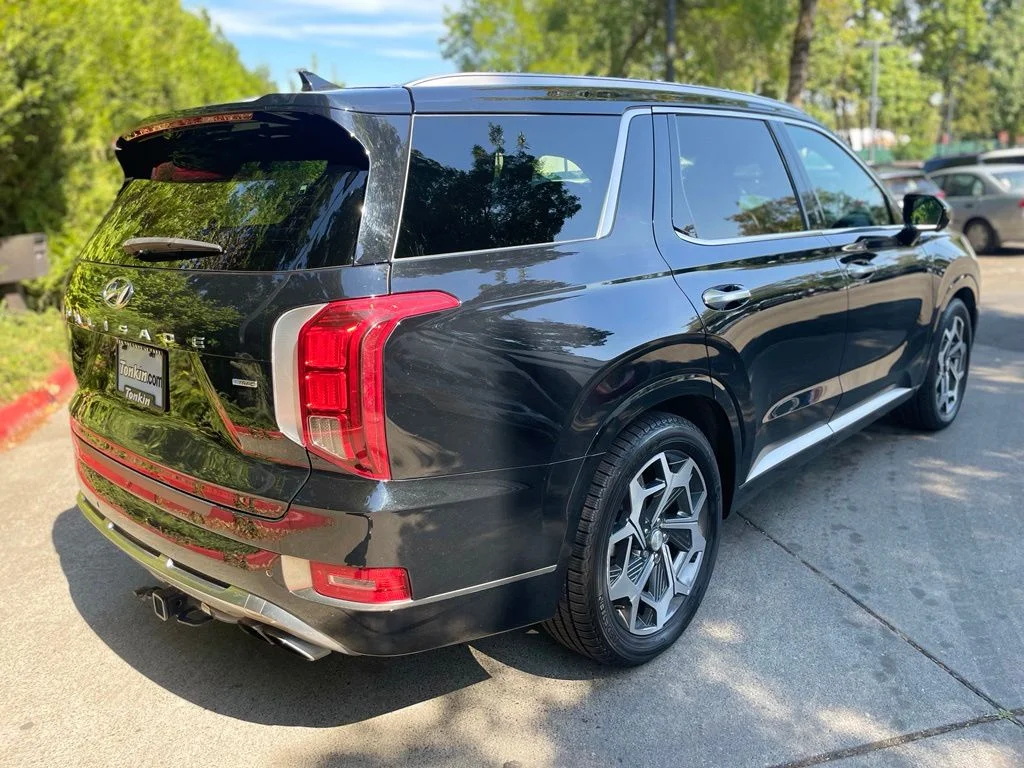 Used 2022 Abyss Black Pearl Hyundai Calligraphy image 4