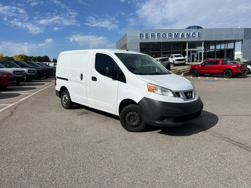2019 Nissan NV200 S's photo