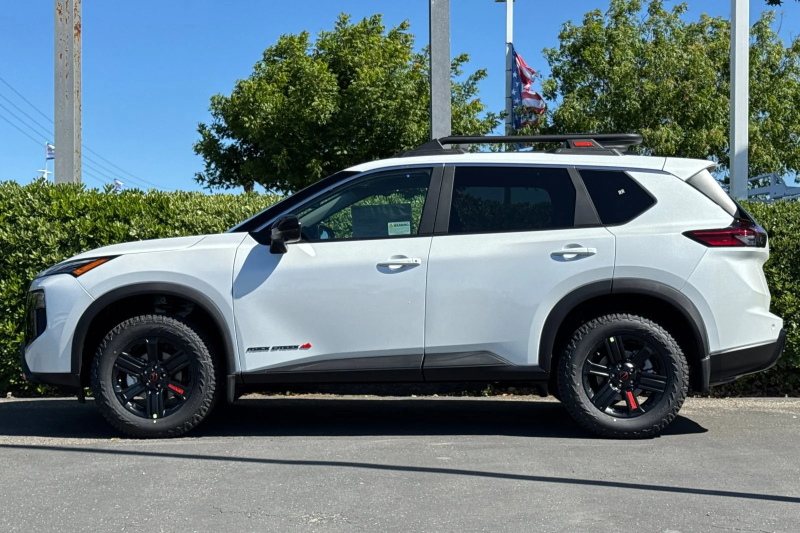 New 2026 Everest White Pearl TriCoat Nissan Rock Creek® image 7