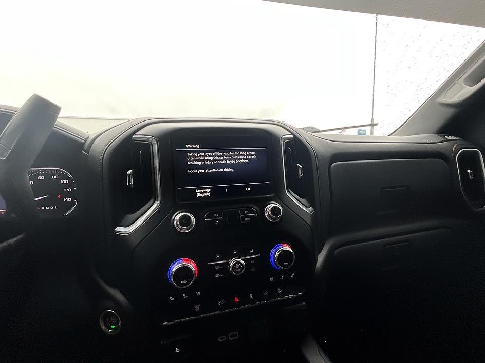 Used 2021 White GMC AT4 image 21
