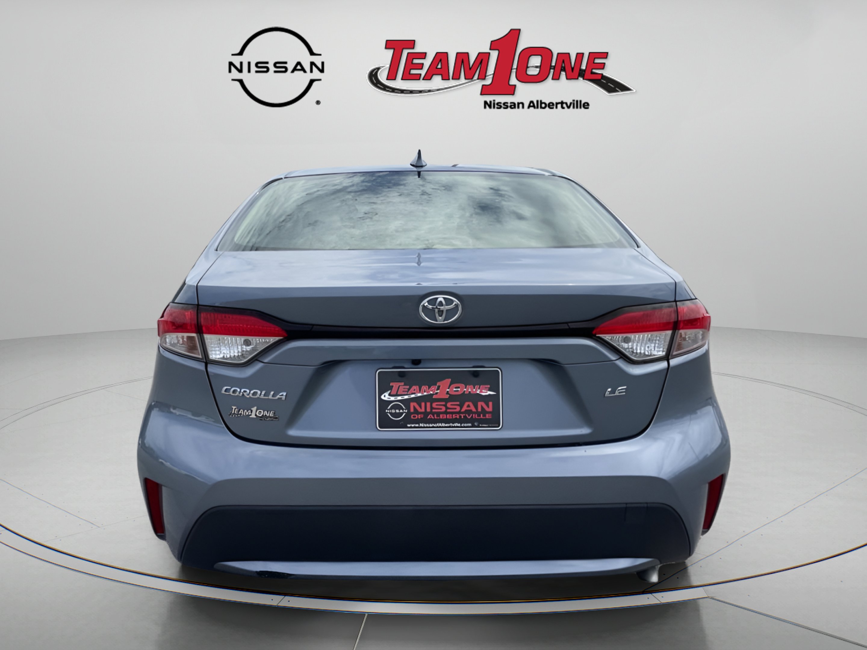 Used 2021  Toyota LE image 6