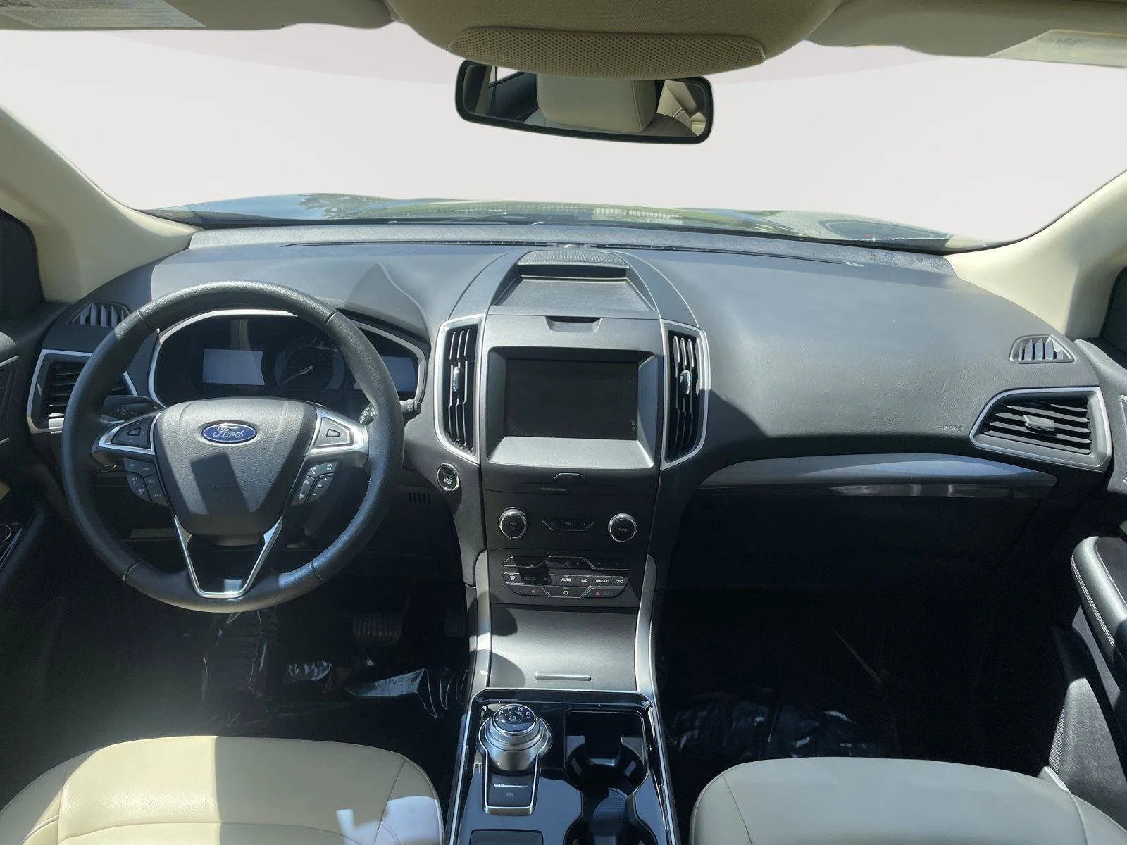 Used 2020 Magnetic Ford SEL image 25
