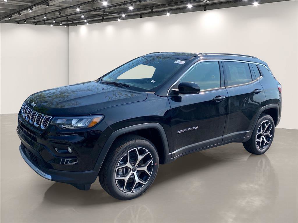 New 2026 Diamond Black Crystal Pearl-Coat Exterior Paint Jeep Limited image 2