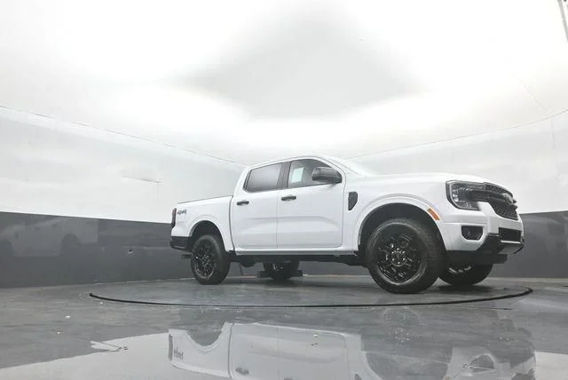 New 2026 Oxford White Ford XLT image 34