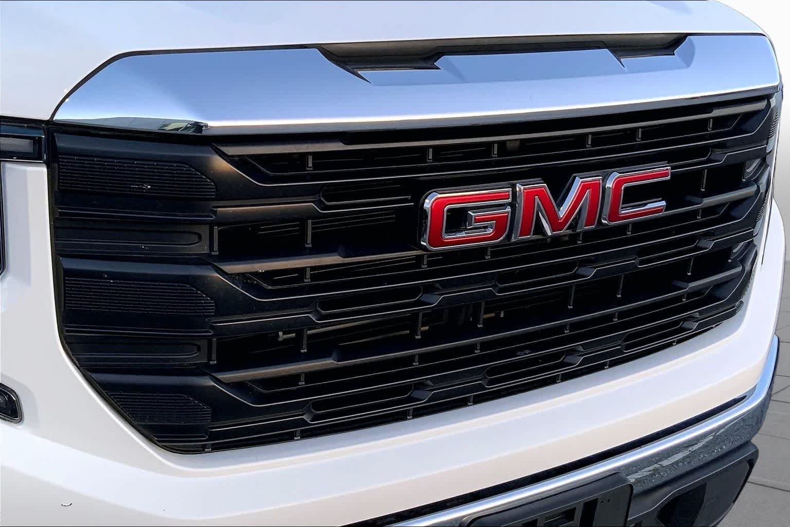 Used 2024 Summit White GMC Pro image 27