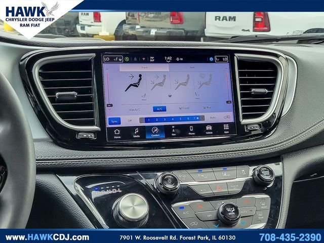 Used 2024 White Chrysler Select S Appearance image 23