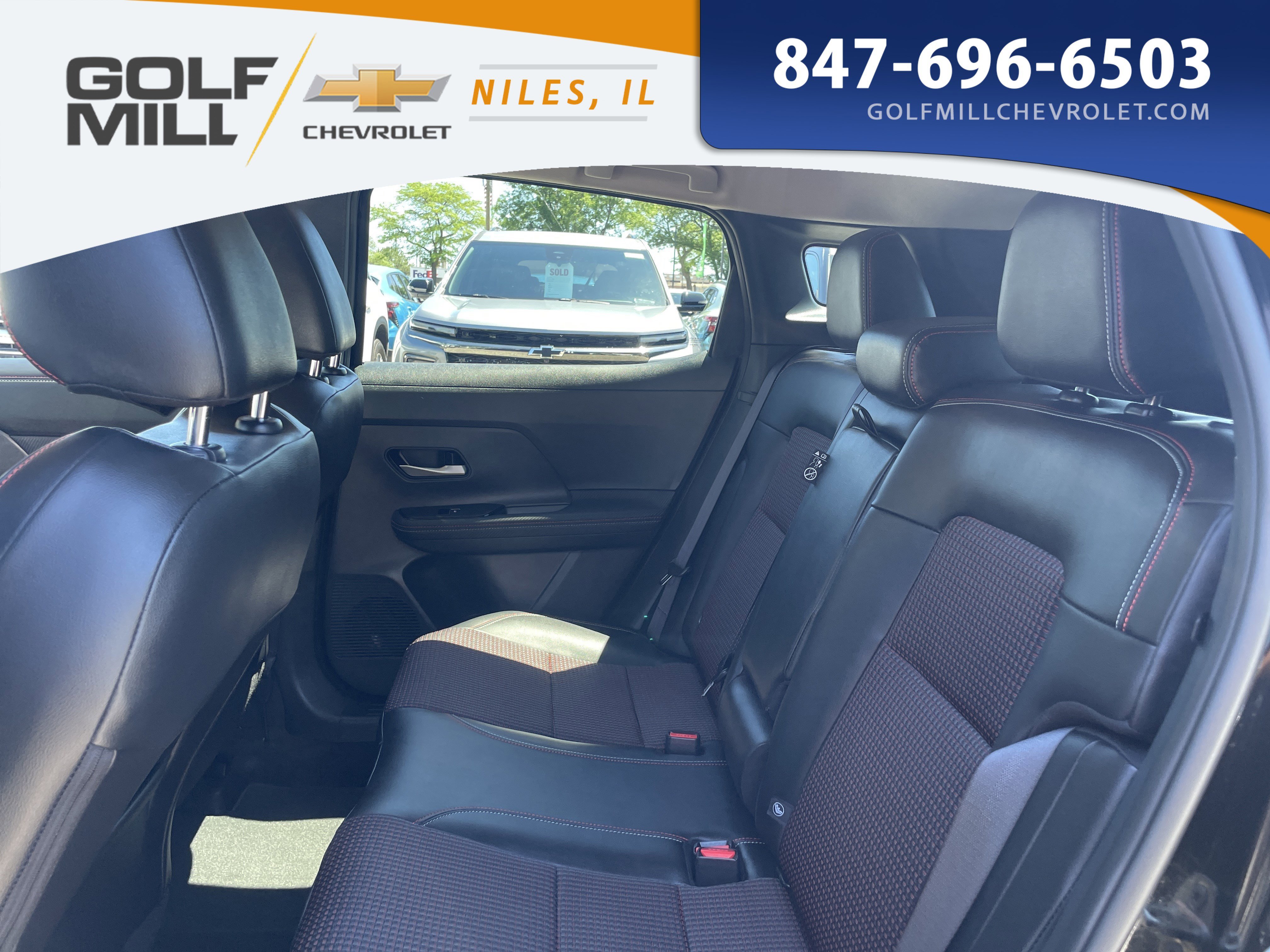 Used 2025 Super Black Nissan SR image 25