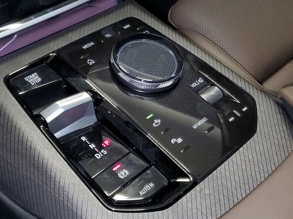 2026 BMW X3 30 - Photo 25