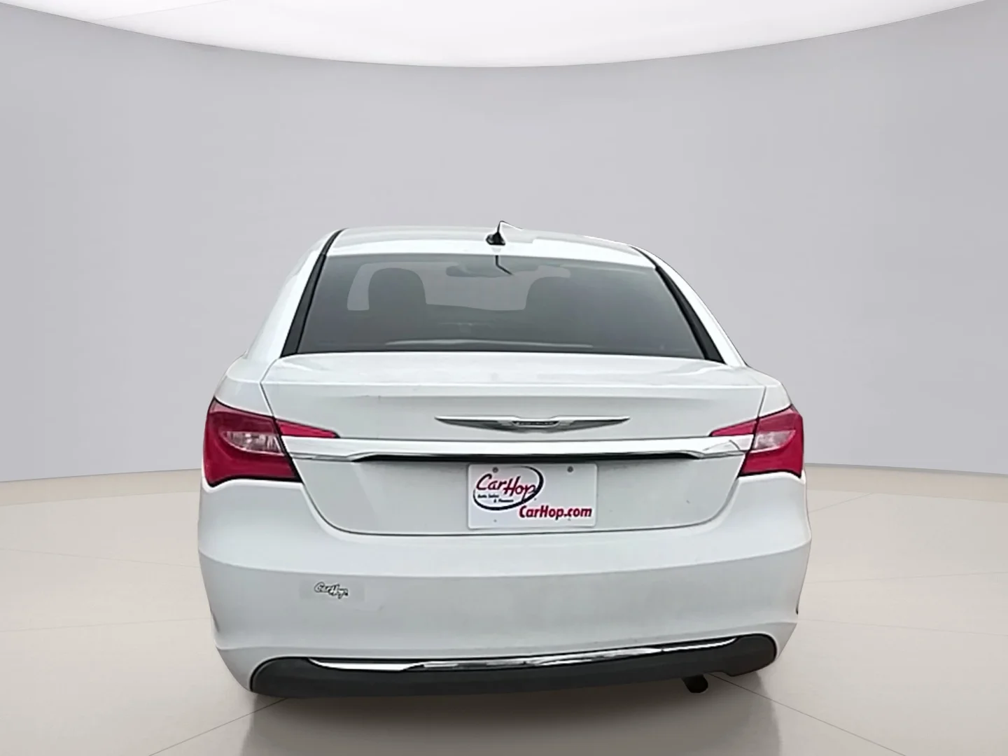 Used 2011 White Chrysler TOURING image 4