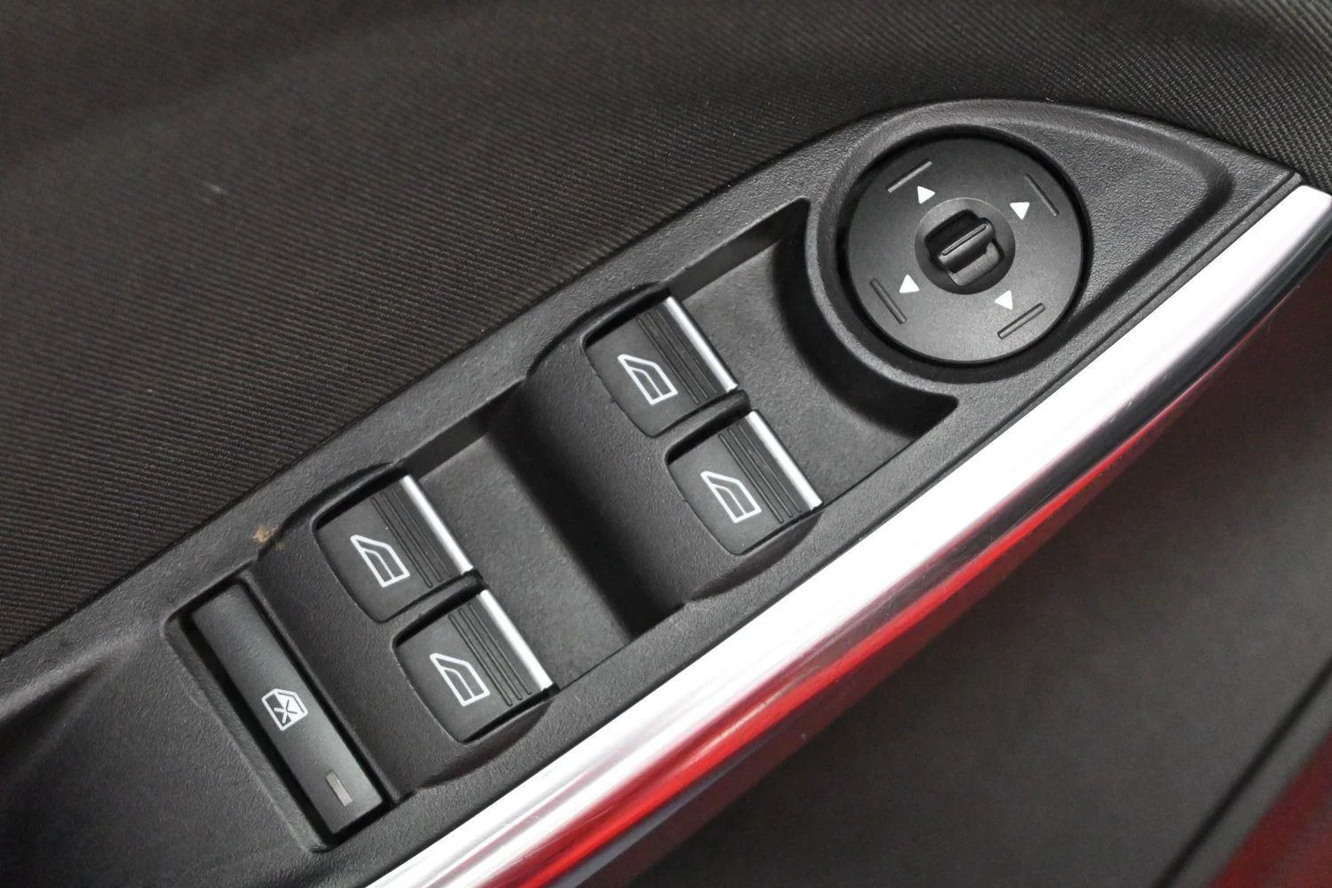 Used 2016 Race Red Ford ST image 11
