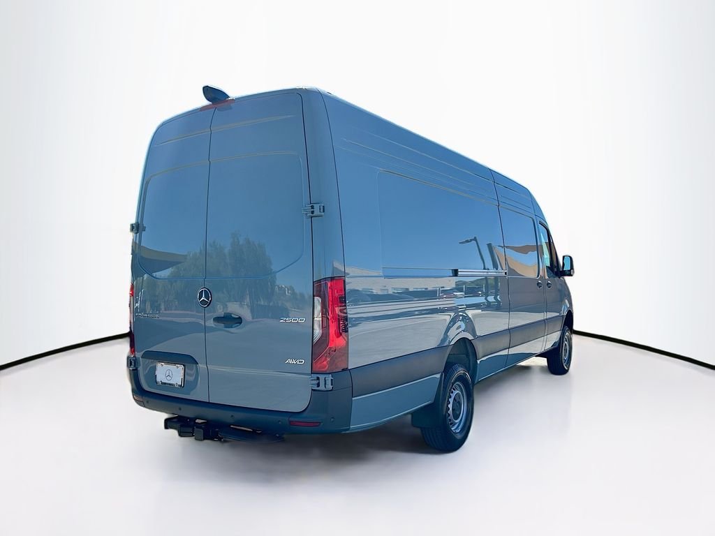 New 2026  Mercedes-Benz Cargo 170 WB image 5