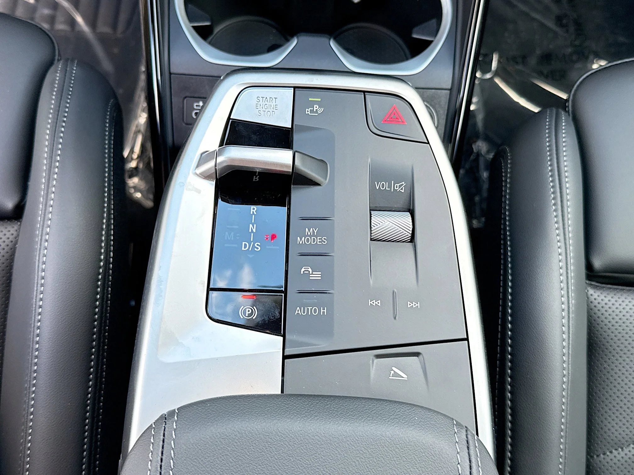 New 2026 Black Sapphire Metallic BMW xDrive28i image 29