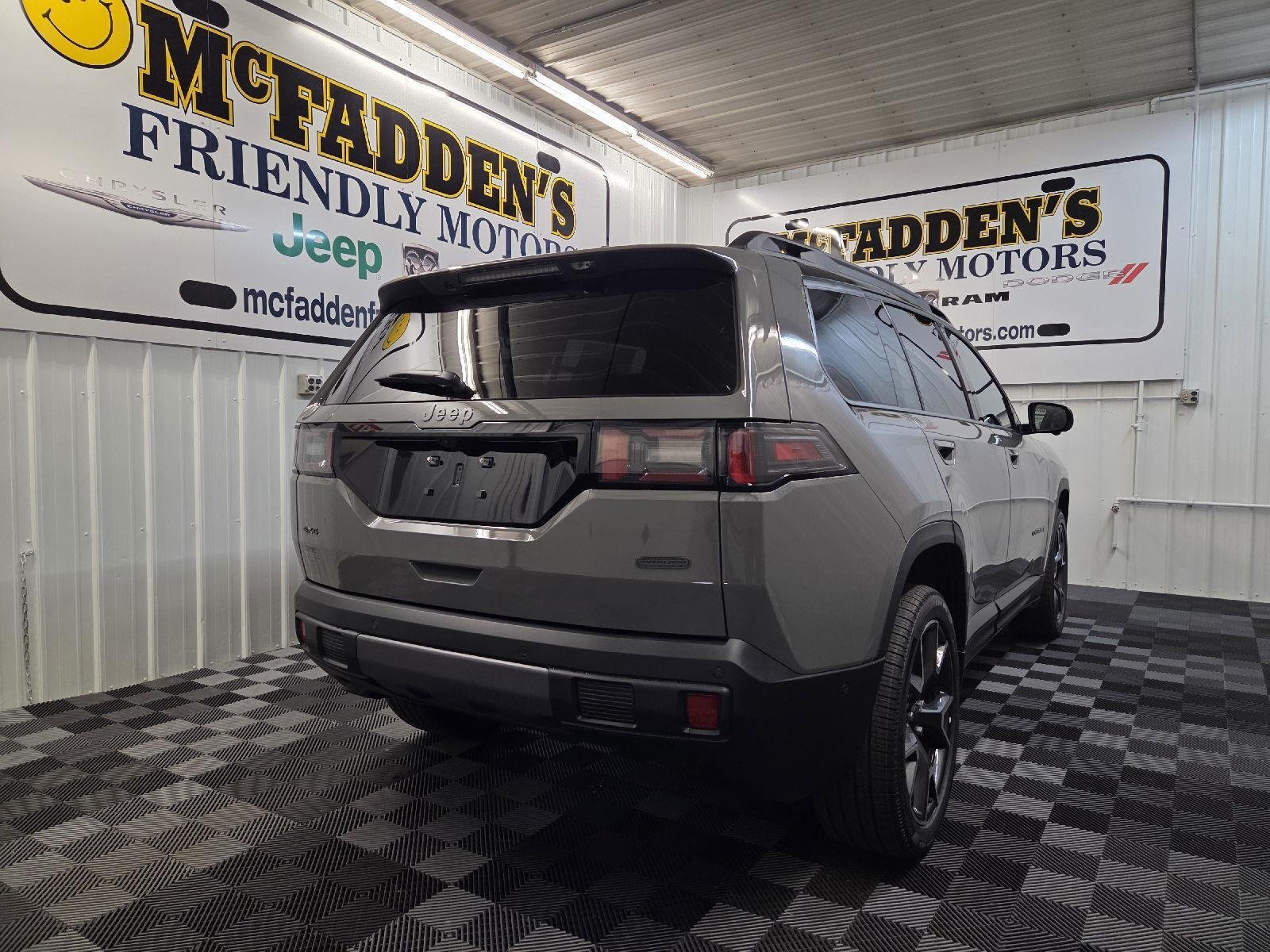 New 2026 Sting-Gray Clear-Coat Exterior Paint Jeep Overland image 4