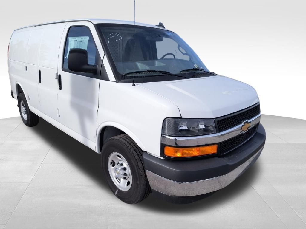 2025 Chevrolet Express 2500 Work Van HD's photo