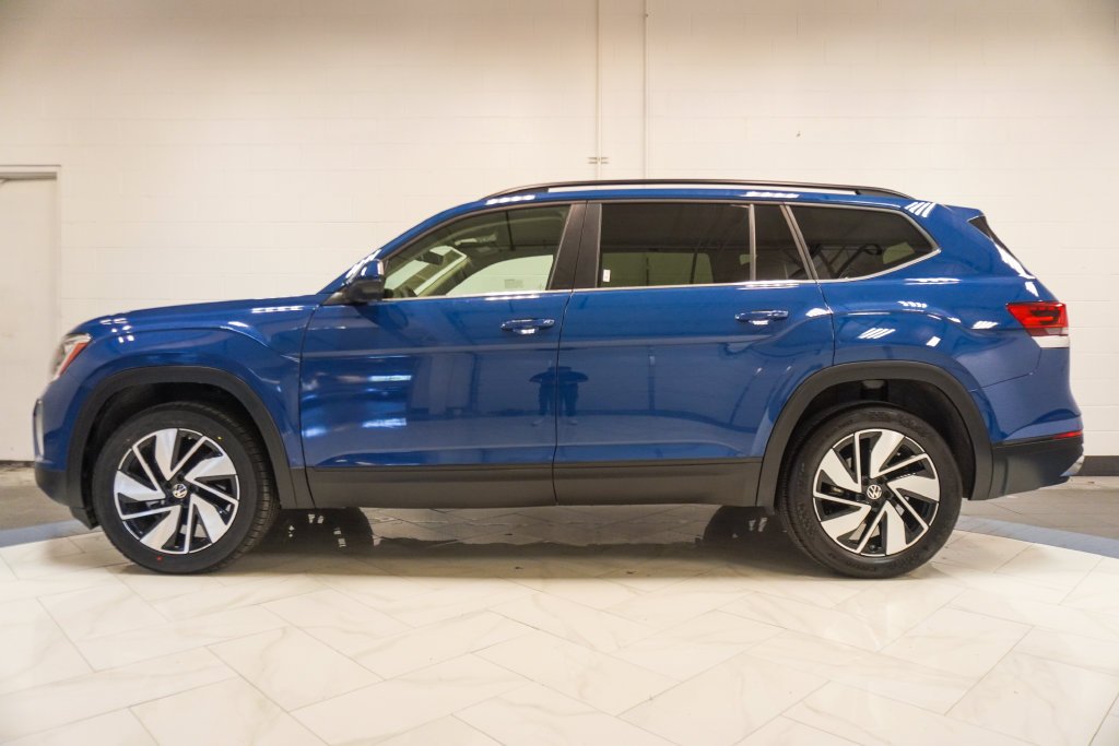 Used 2026 Blue Volkswagen SE w/Technology image 31