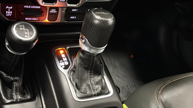 Used 2024 Anvil Clear Coat Jeep Mojave image 18
