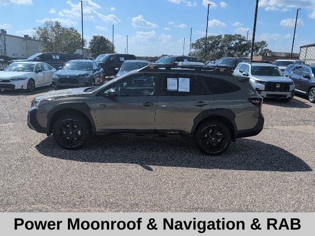 Used 2025 Green Subaru Wilderness image 3