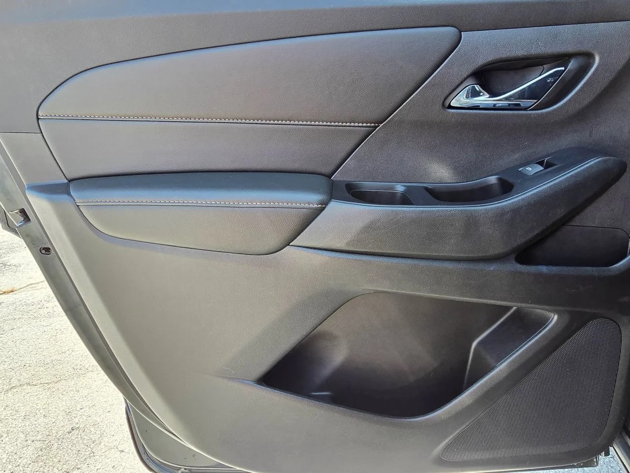 Used 2019 Graphite Chevrolet LT Leather image 31