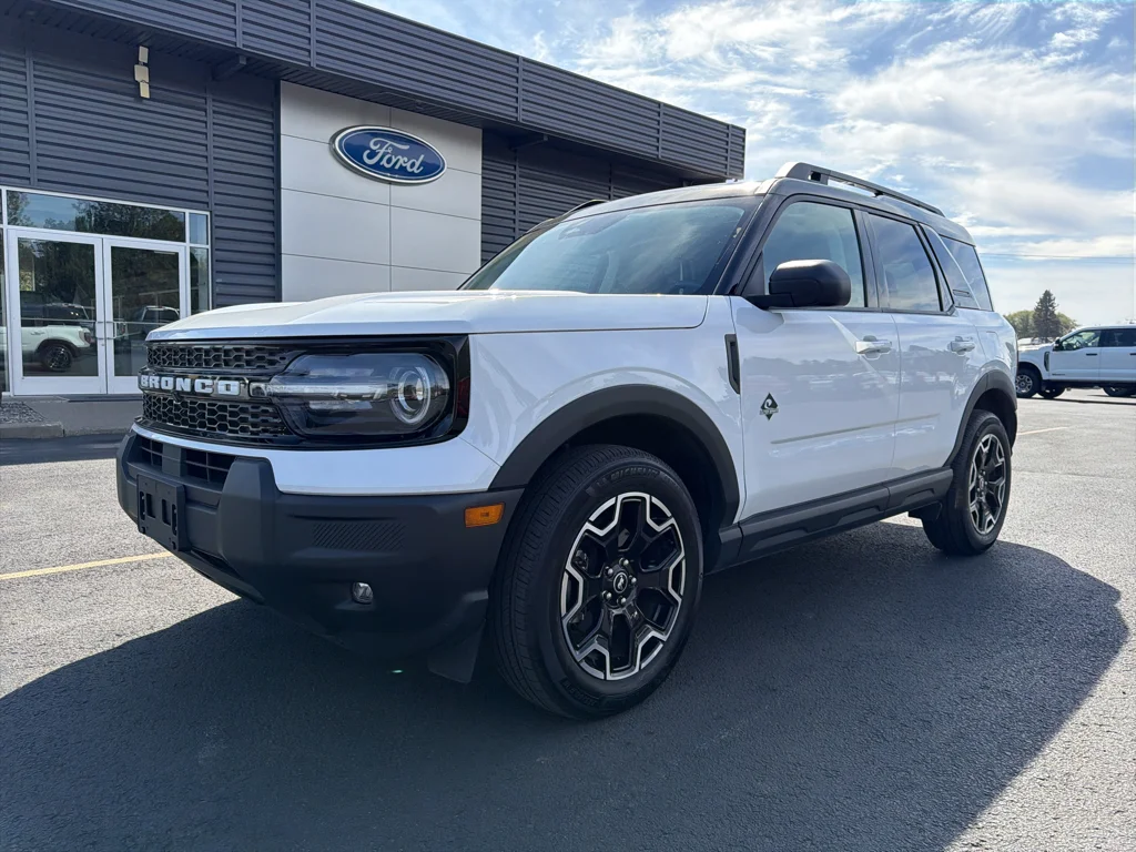 Certified Used 2025 Oxford White Ford Outer Banks image 22