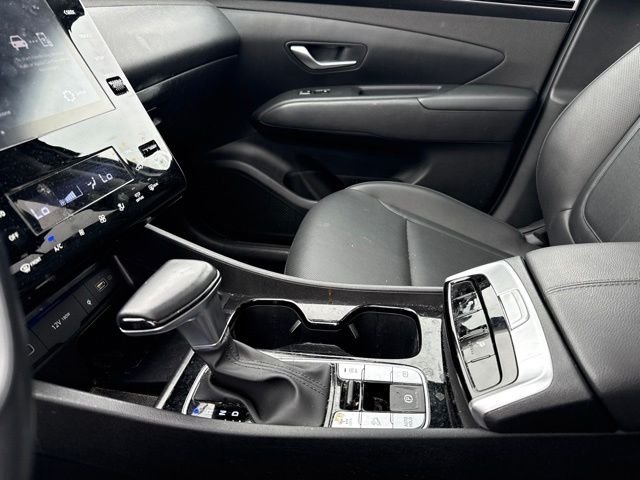 Used 2023 White Hyundai SEL image 16