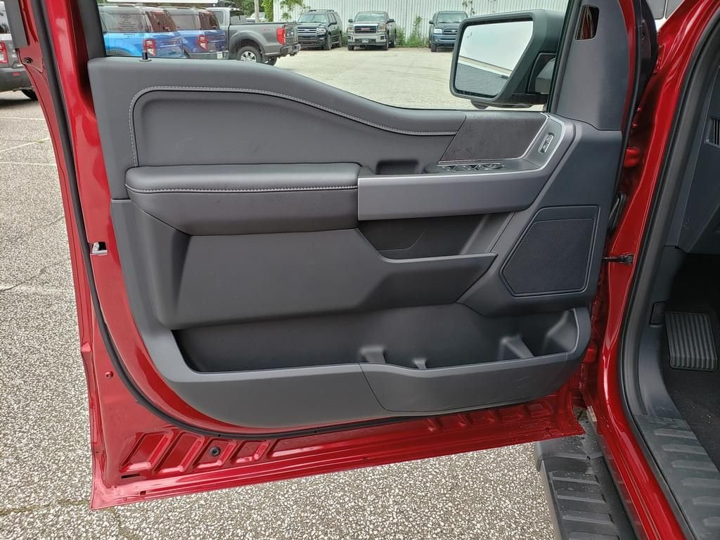 New 2026 Ruby Red Metallic Tinted Clearcoat Ford XLT image 12