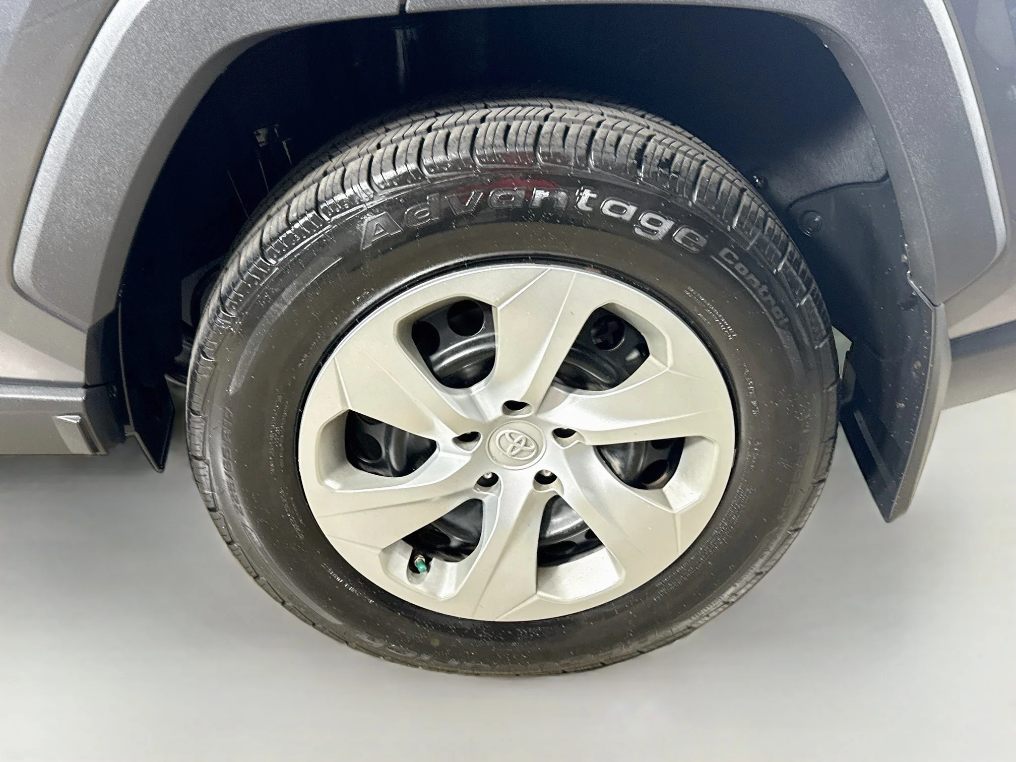 Used 2021 Magnetic Gray Metallic Toyota LE image 27