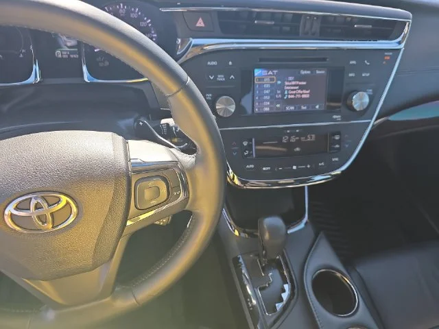 Used 2013 Black Toyota XLE Touring image 24