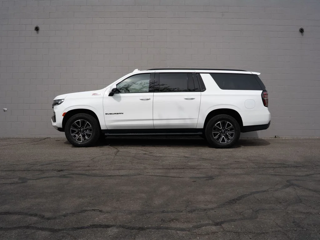 Used 2023 White Chevrolet Z71 image 2