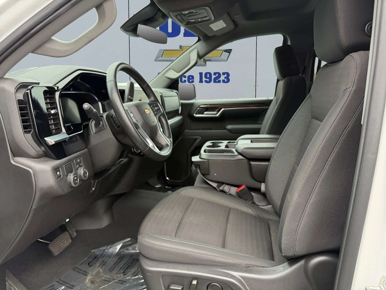 Used 2026 Summit White Chevrolet LT image 10