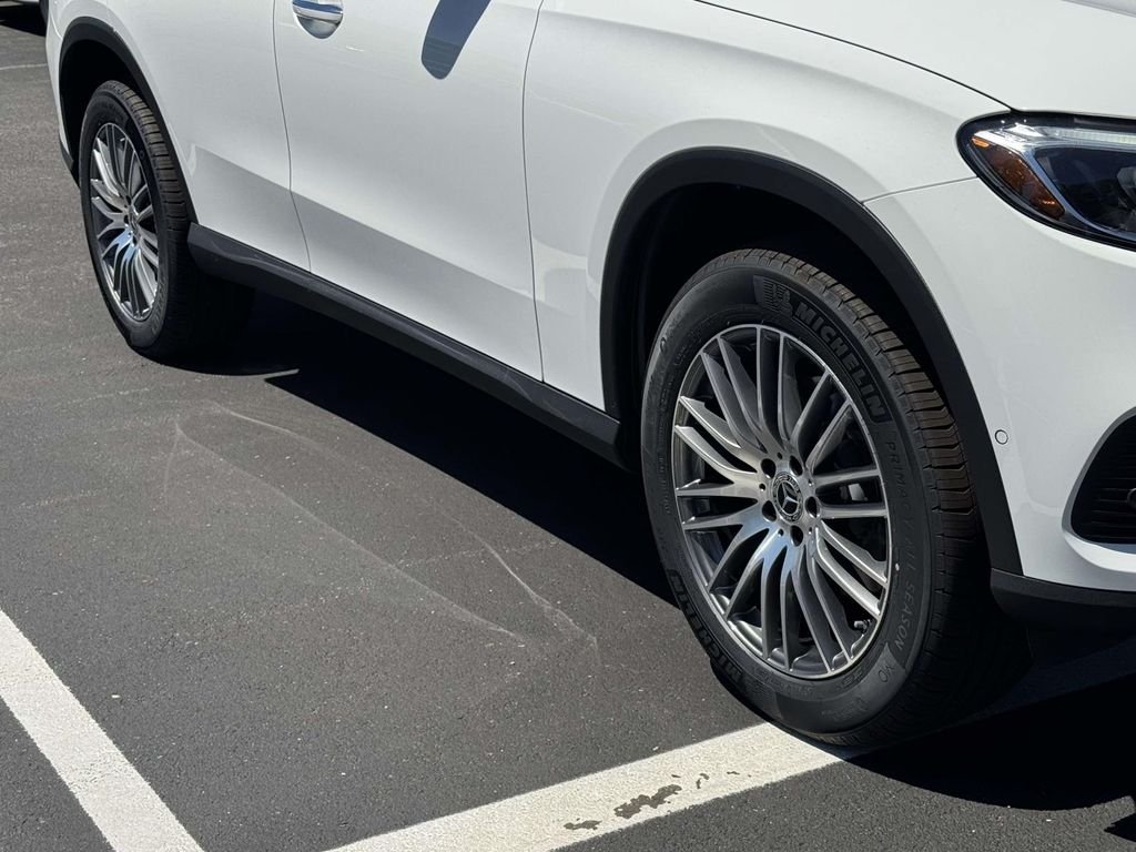 New 2026 Polar White Mercedes-Benz GLC 300 image 12