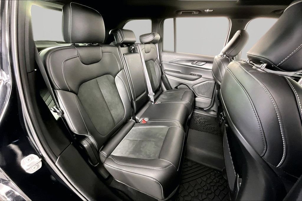 Used 2025 Black Jeep Altitude X image 23