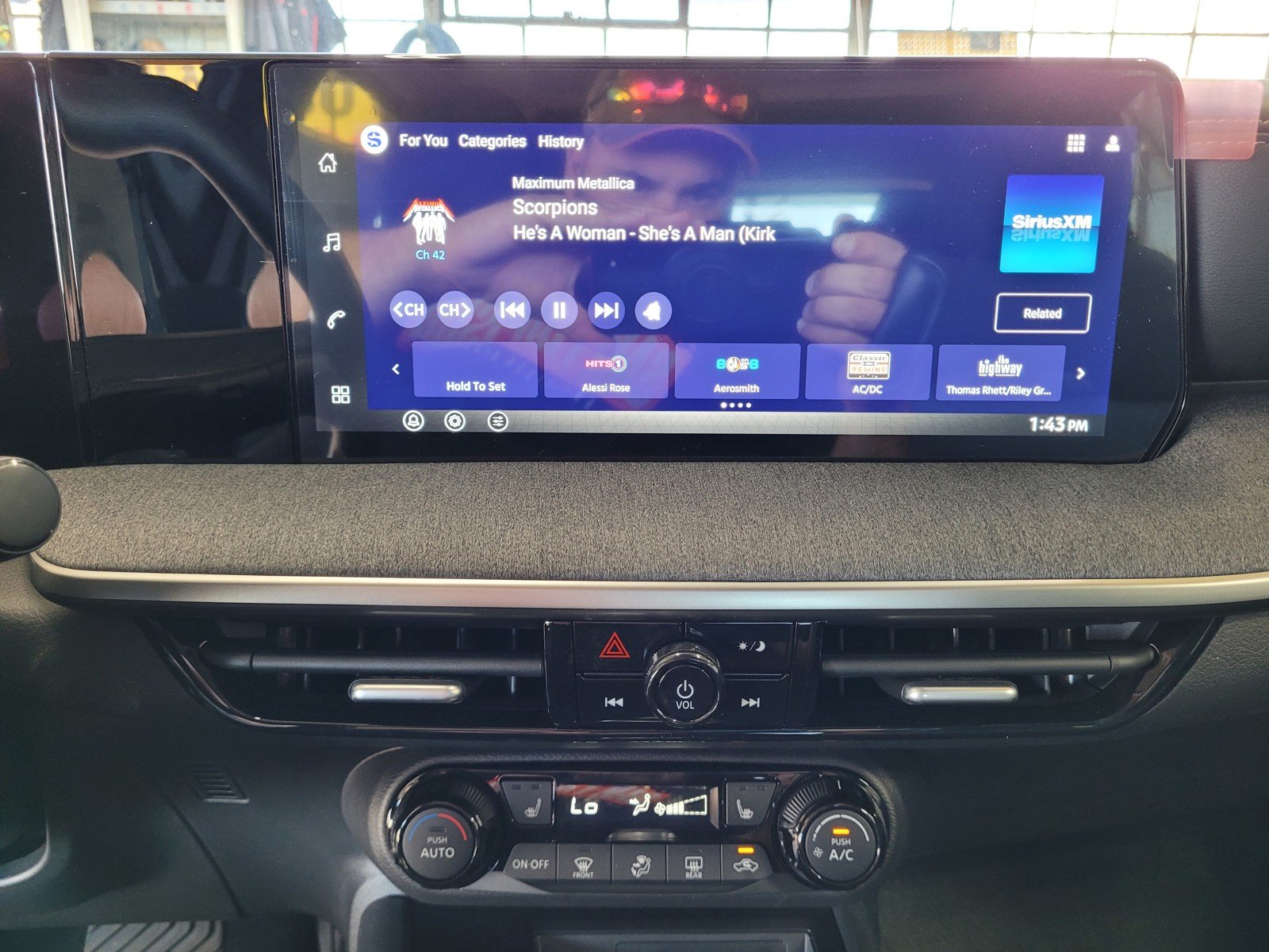 2026 Nissan KICKS SV - Photo 10