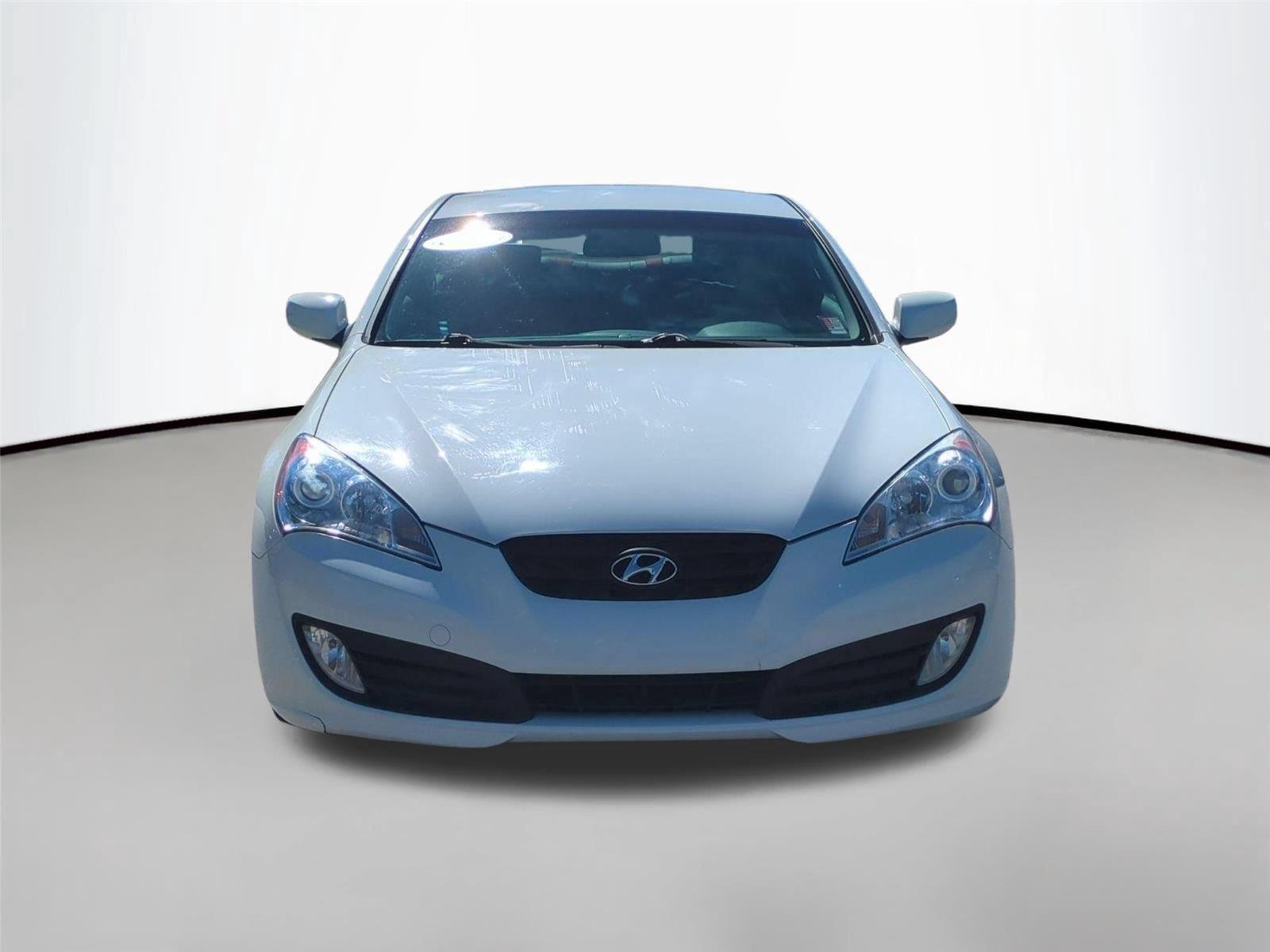 Used 2011 Karussell White Hyundai R-Spec image 8
