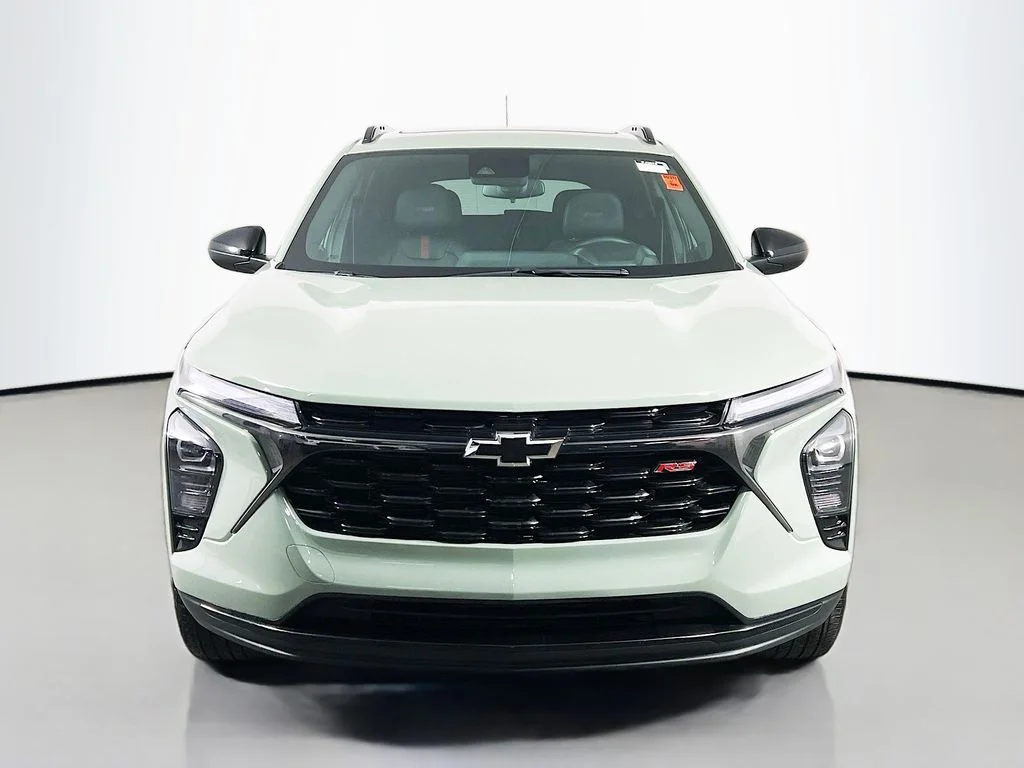 Used 2024 Green Chevrolet 2RS image 2