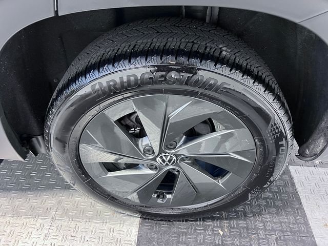 Certified Used 2025 White Volkswagen 1.5T S image 15